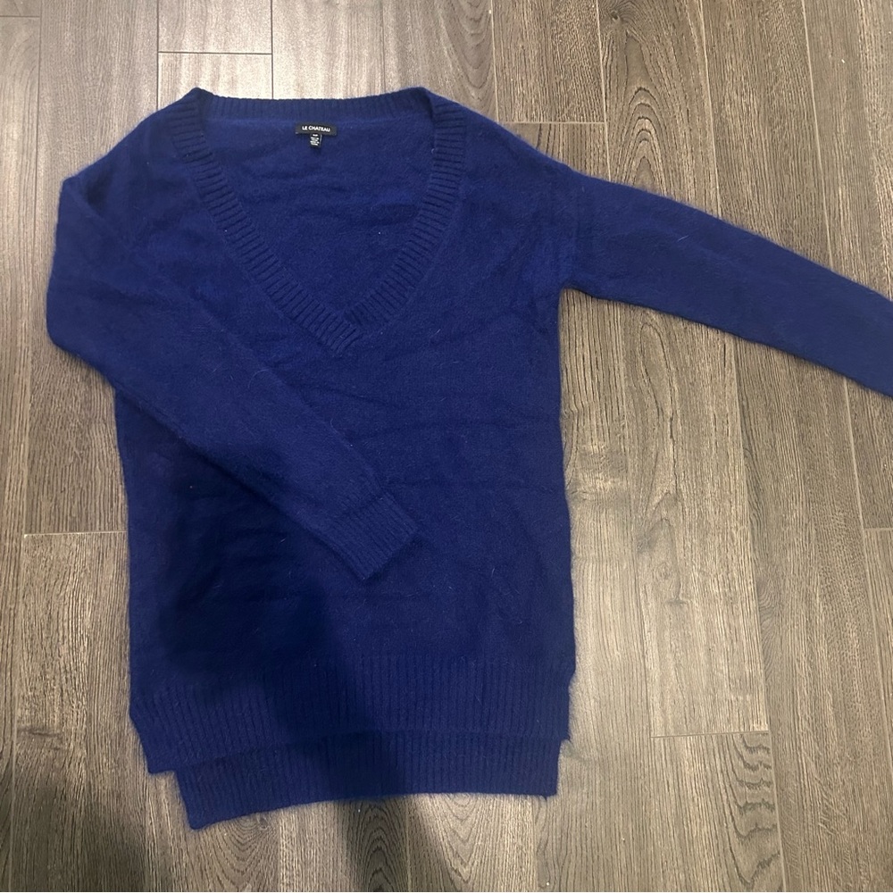 Le Chateau Blue V-Neck Sweater Knit Casual - Picture 4 of 10